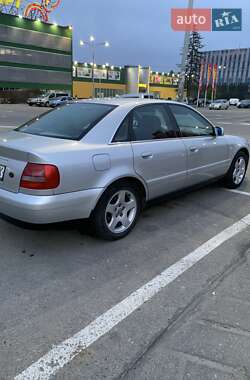 Седан Audi A4 2000 в 