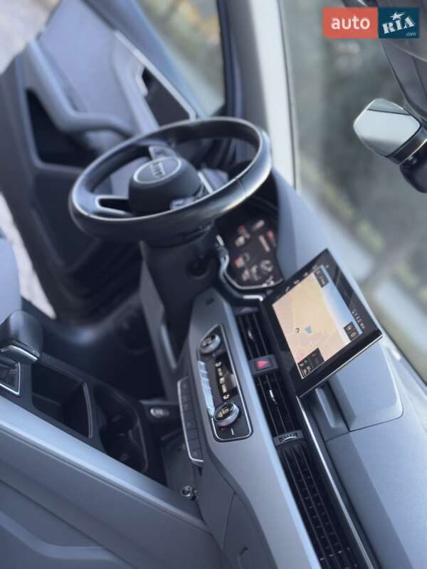 Универсал Audi A4 2020 в Львове