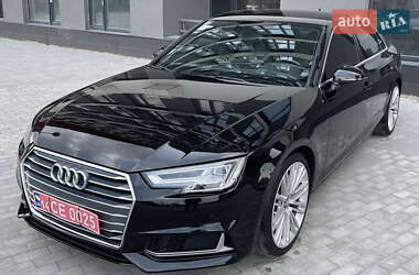 Седан Audi A4 2019 в 