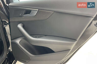 Седан Audi A4 2019 в 