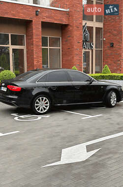Седан Audi A4 2013 в 
