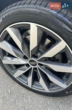 Седан Audi A4 2021 в 