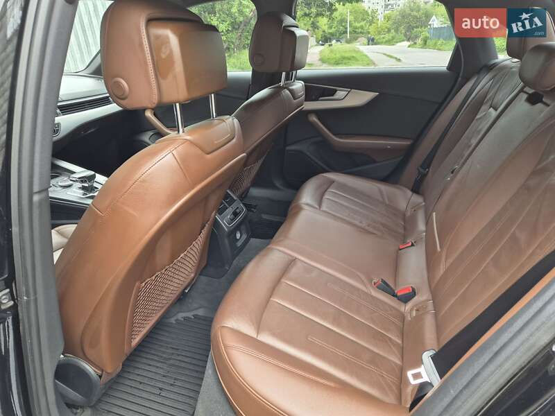 Седан Audi A4 2017 в Обухове