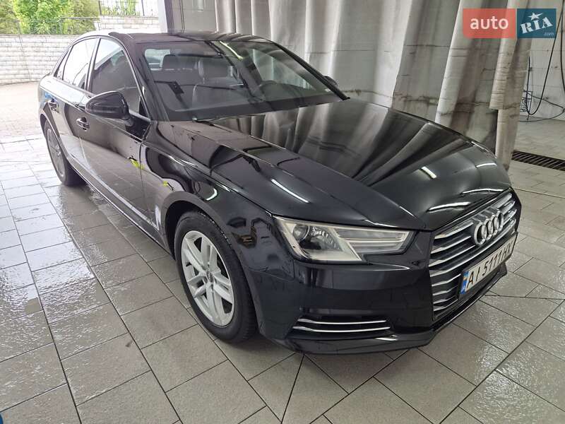 Седан Audi A4 2017 в Обухове