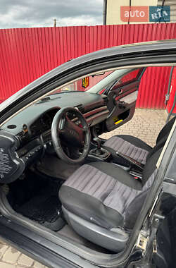 Седан Audi A4 1996 в 