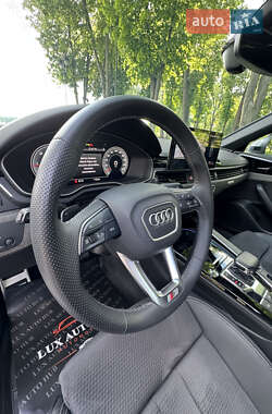 Седан Audi A4 2023 в 