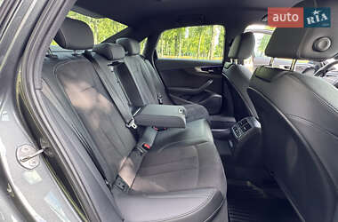 Седан Audi A4 2023 в 