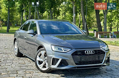 Седан Audi A4 2023 в 