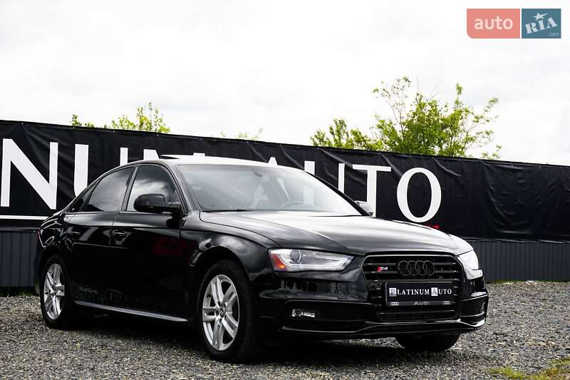 Седан Audi A4 2016 в Ужгороде