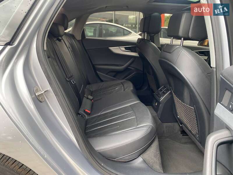 Седан Audi A4 2017 в Львове