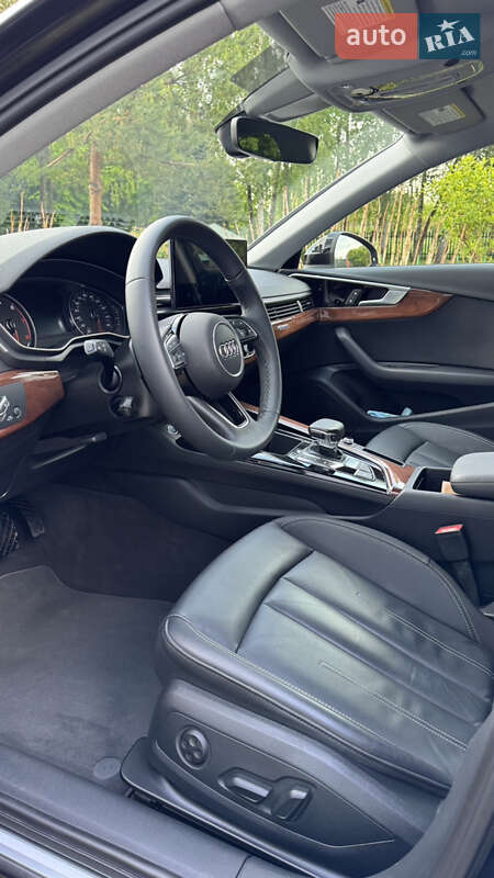 Седан Audi A4 2023 в Львове