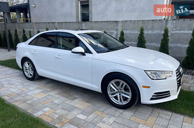 Седан Audi A4 2016 в 