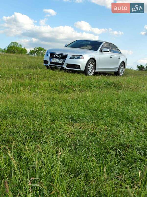 Седан Audi A4 2010 в Хмельнике