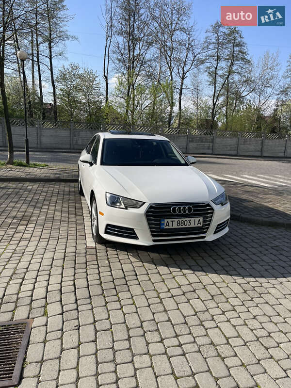 Седан Audi A4 2016 в Ивано-Франковске