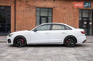 Седан Audi A4 2022 в 