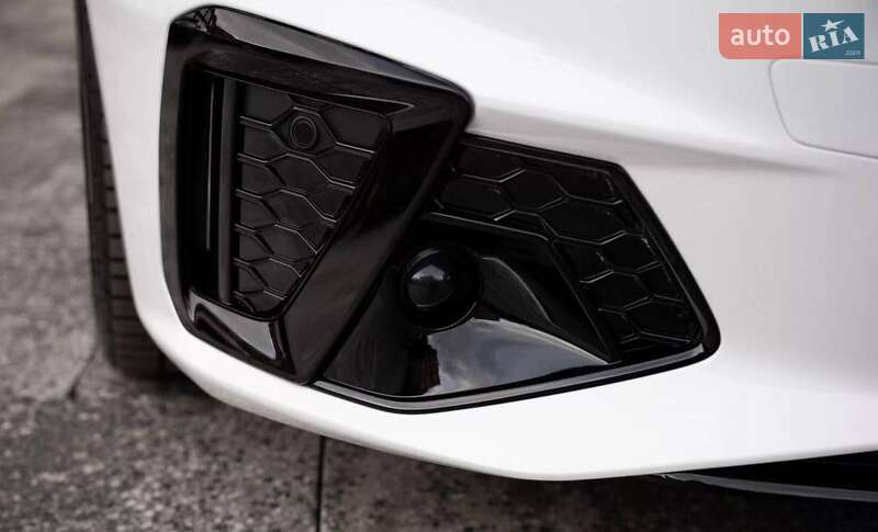 Седан Audi A4 2022 в Киеве