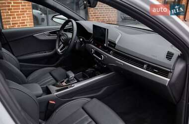 Седан Audi A4 2022 в 