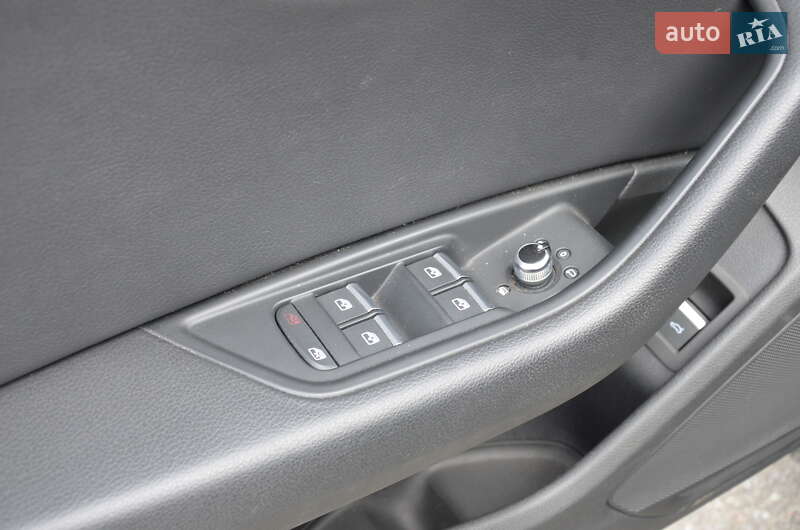 Седан Audi A4 2018 в Киеве
