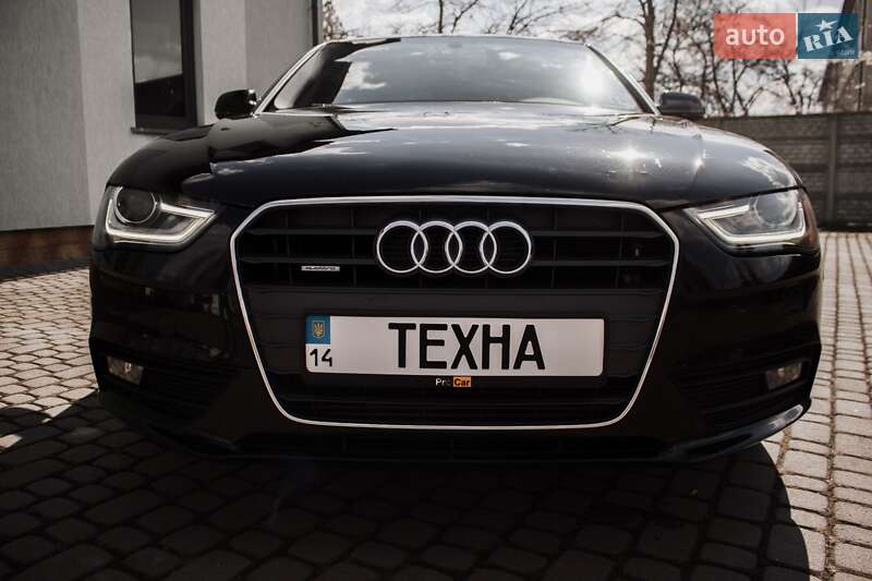 Седан Audi A4 2012 в Жовкві