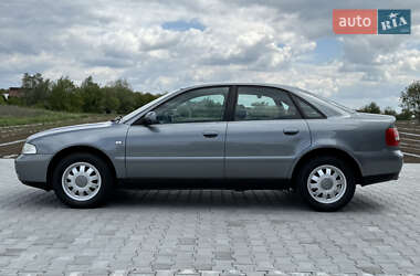 Седан Audi A4 2000 в 