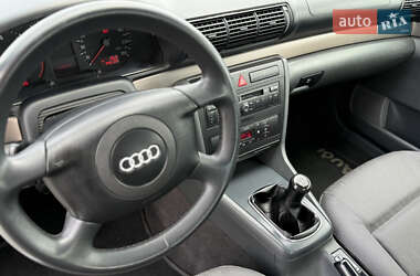 Седан Audi A4 2000 в 
