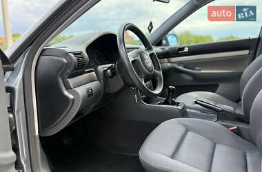 Седан Audi A4 2000 в 