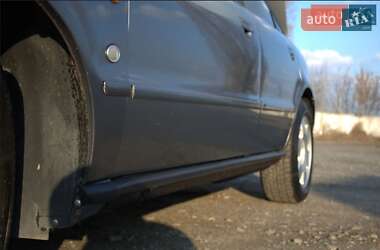 Седан Audi A4 1995 в 