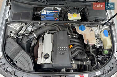 Седан Audi A4 2004 в 