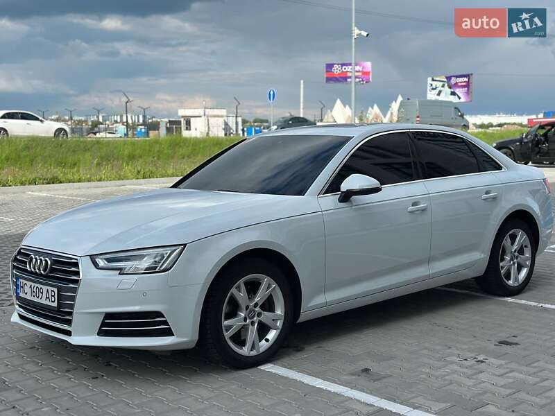 Седан Audi A4 2018 в Львове