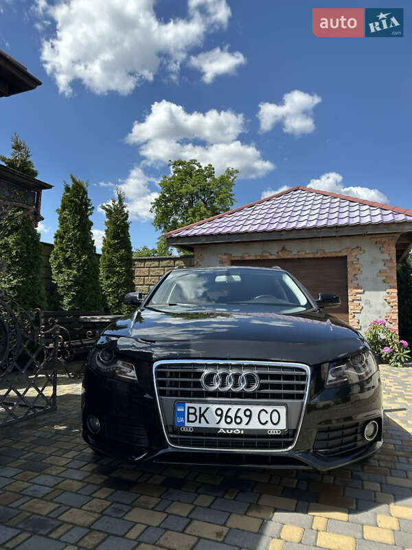 Универсал Audi A4 2009 в Вараше
