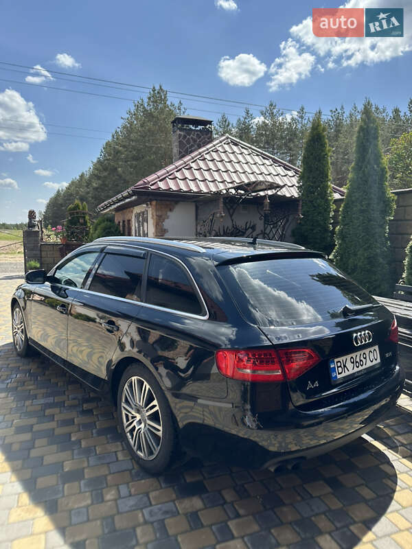 Универсал Audi A4 2009 в Вараше