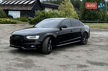 Седан Audi A4 2014 в Ивано-Франковске
