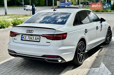 Седан Audi A4 2021 в 