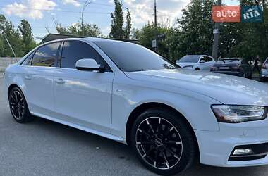 Седан Audi A4 2013 в Києві