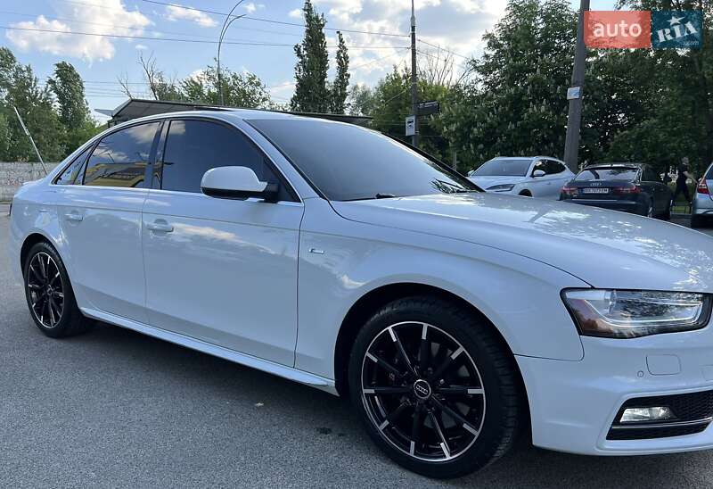 Седан Audi A4 2013 в 