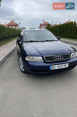 Седан Audi A4 1995 в Львові