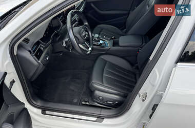 Седан Audi A4 2021 в 