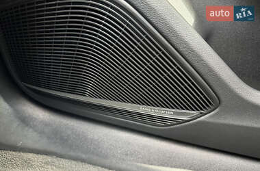 Седан Audi A4 2021 в 