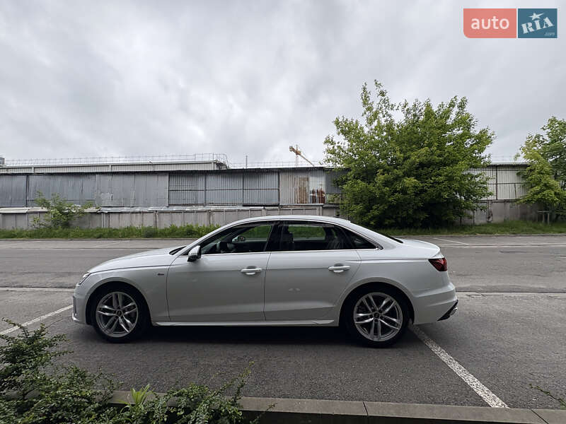 Седан Audi A4 2024 в Львові