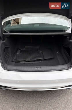 Седан Audi A4 2024 в 