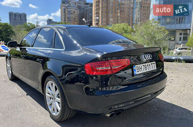 Седан Audi A4 2013 в 