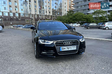Седан Audi A4 2013 в 