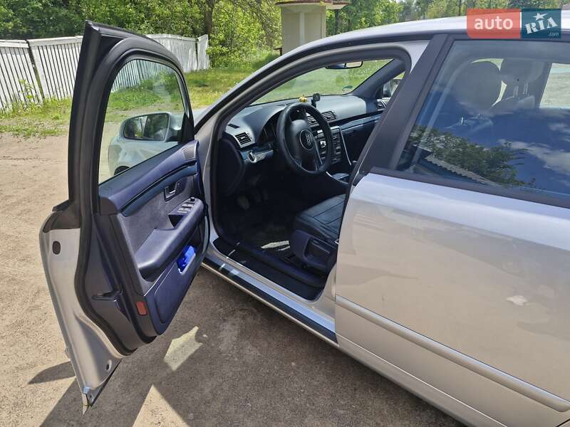 Седан Audi A4 2004 в Коростене