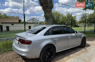Седан Audi A4 2015 в 
