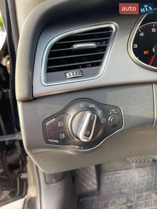 Седан Audi A4 2013 в Львові