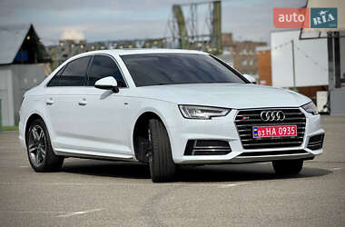 Седан Audi A4 2017 в 