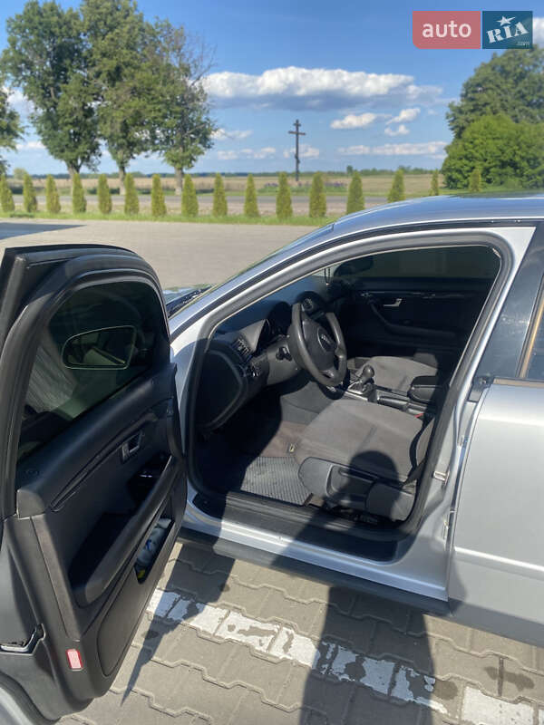 Седан Audi A4 2002 в Киеве