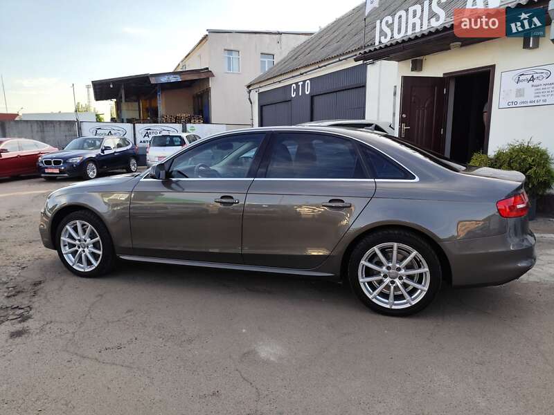 Седан Audi A4 2014 в Чернигове