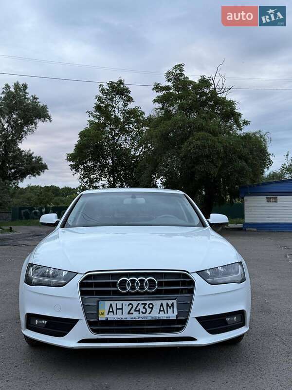 Седан Audi A4 2013 в Киеве