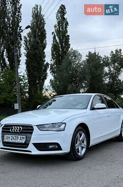 Седан Audi A4 2013 в 